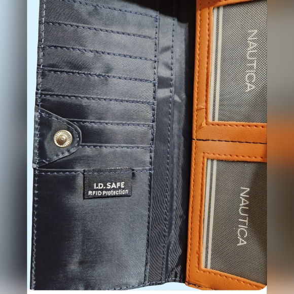 NWT Nautica Orange Wallet With Navy Fabric Interior And Silver Nautica Emblem - Picture 8 of 9